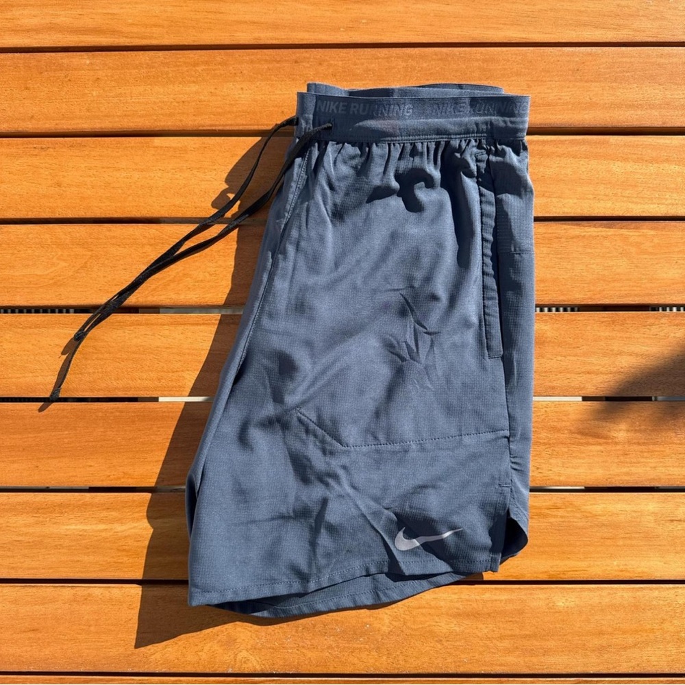 Nike Men's stride shorts